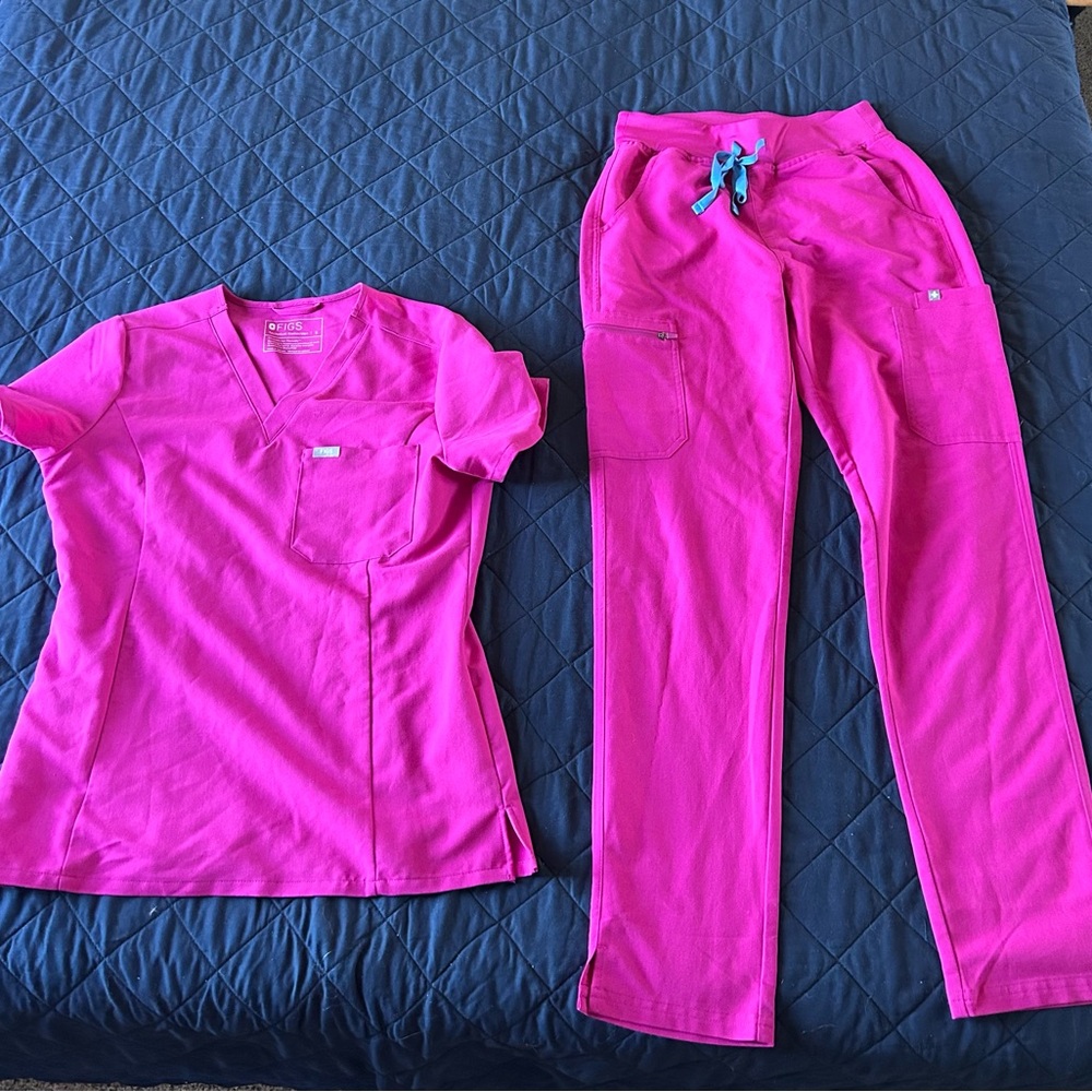 Figs scrubs top size S, bottoms size S tall